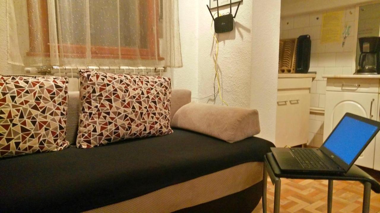 Rompromo Plus Accommodation Boekarest Buitenkant foto