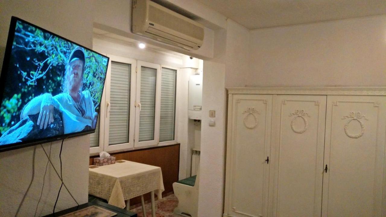 Rompromo Plus Accommodation Boekarest Buitenkant foto
