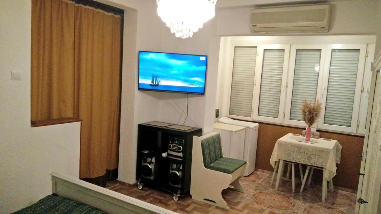 Rompromo Plus Accommodation Boekarest Buitenkant foto