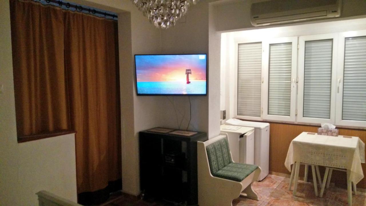 Rompromo Plus Accommodation Boekarest Buitenkant foto