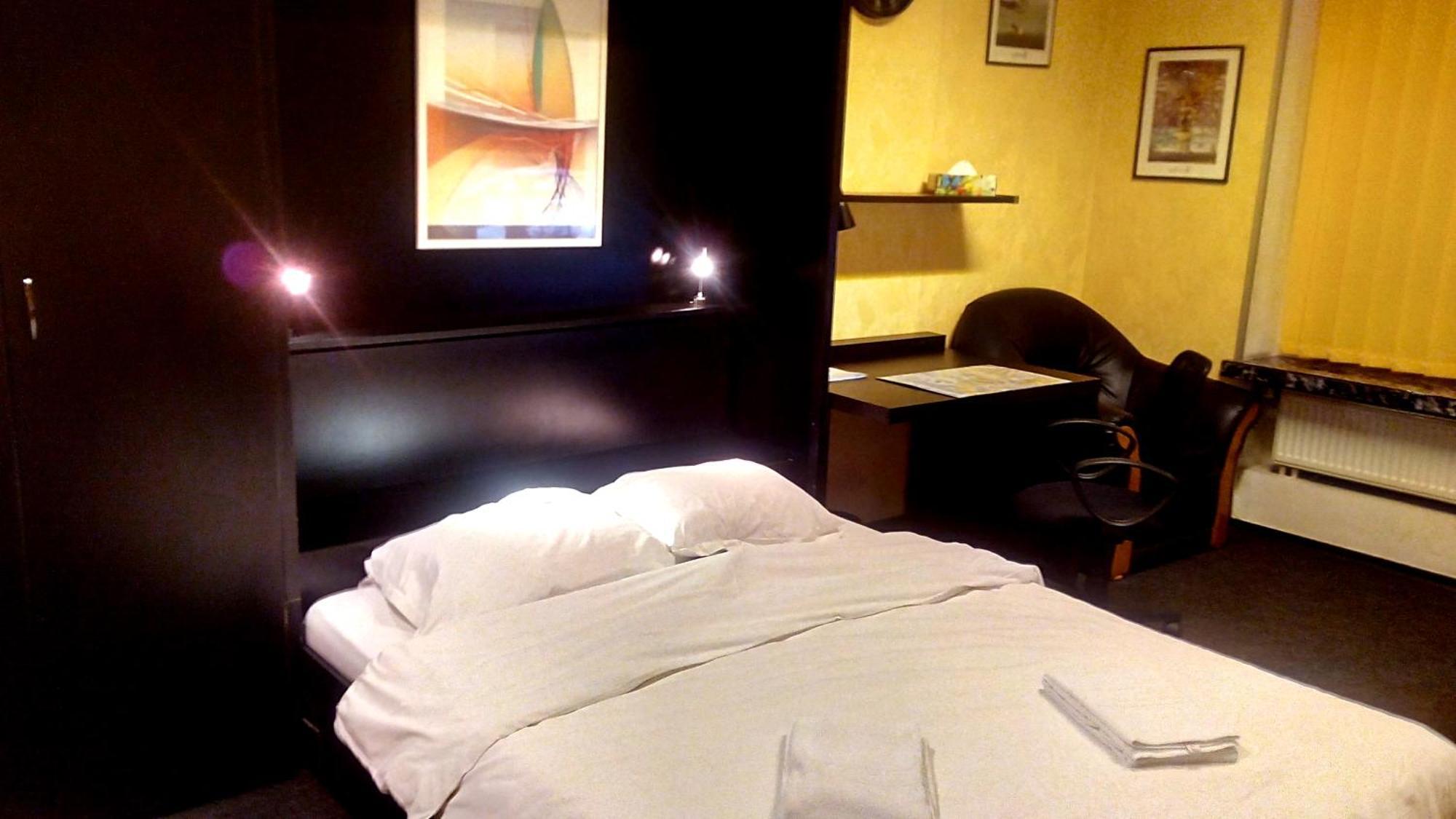 Rompromo Plus Accommodation Boekarest Buitenkant foto
